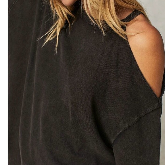 Free People oversized cold shoulder tee - Picture 3 of 6